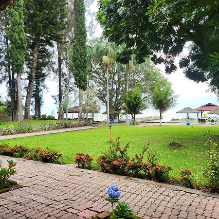 Hotel Pandu Lakeside Tuktuk Exterior foto