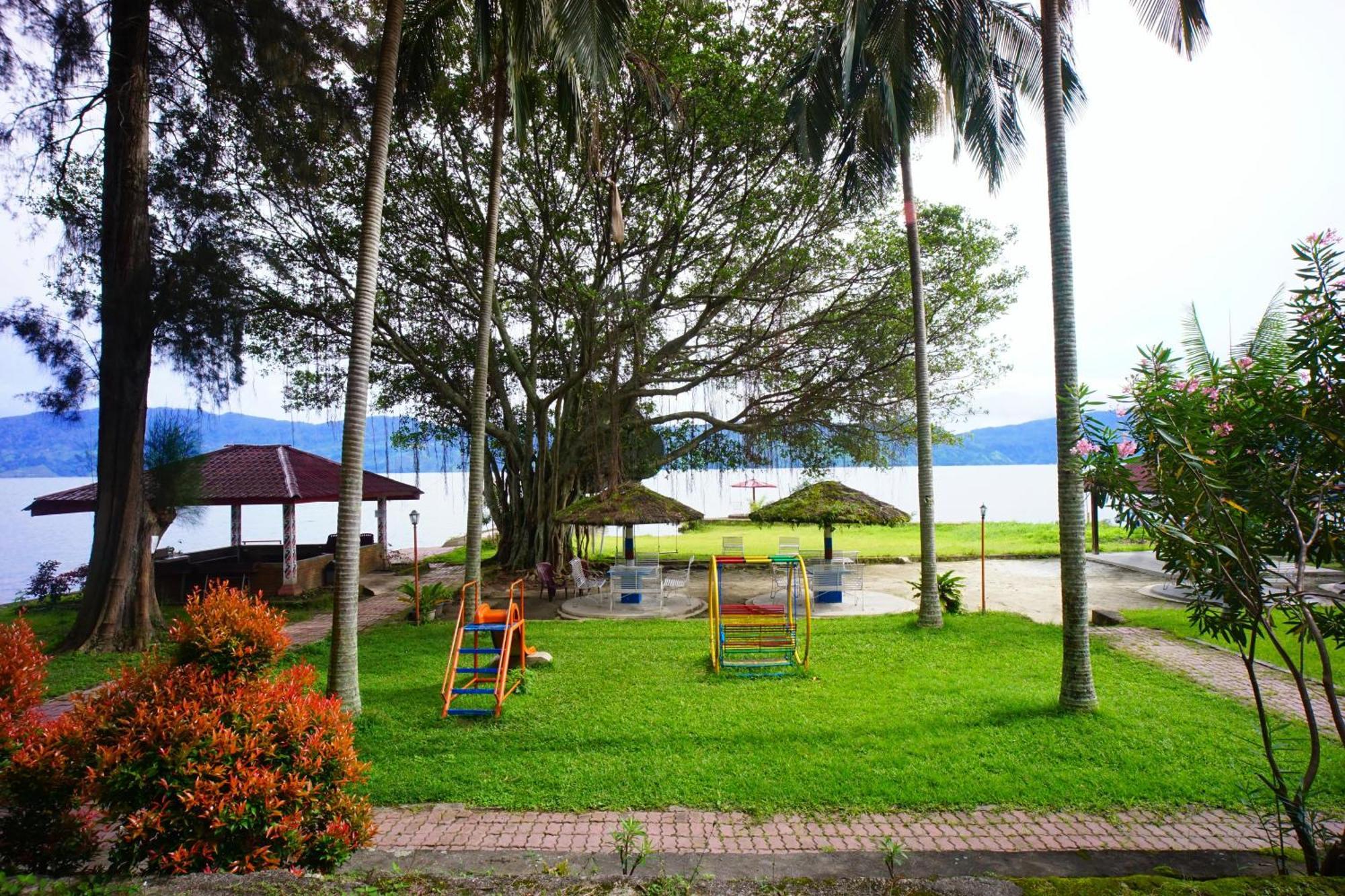 Hotel Pandu Lakeside Tuktuk Exterior foto