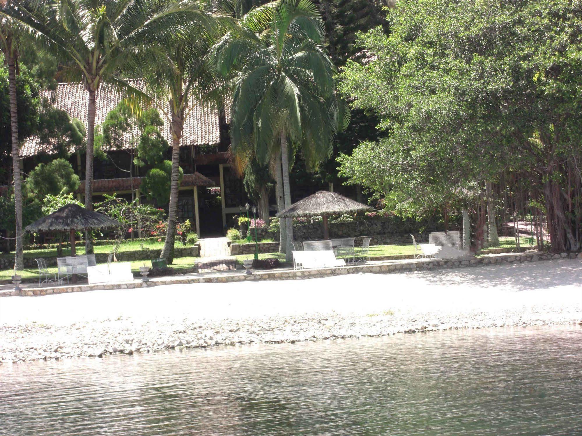 Hotel Pandu Lakeside Tuktuk Exterior foto